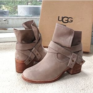 UGG "Elora" Leather Ankle Boot
